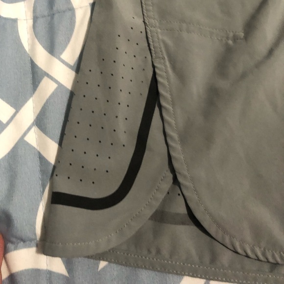 WOMENS medium gray basketball shorts - Picture 3 of 10